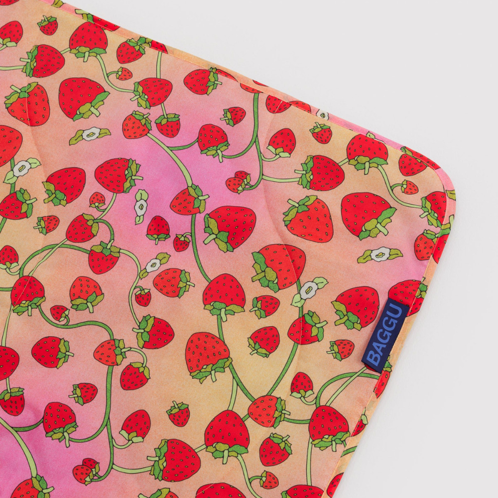 Baggu Puffy Picnic Blanket Strawberry Blossom