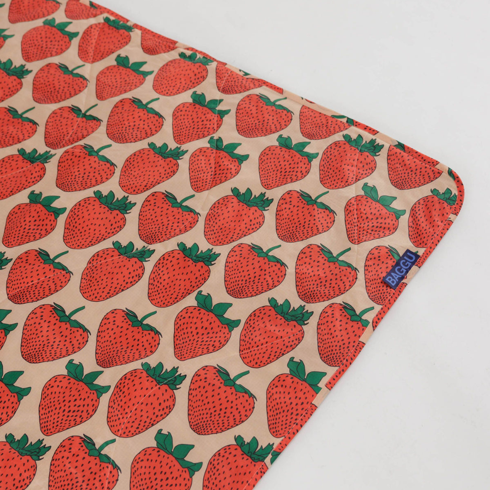 Baggu Puffy Picnic Blanket Strawberry