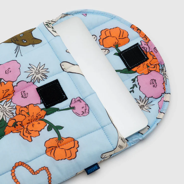 Baggu Puffy Laptop Sleeve 13/14 Inch Table Cats