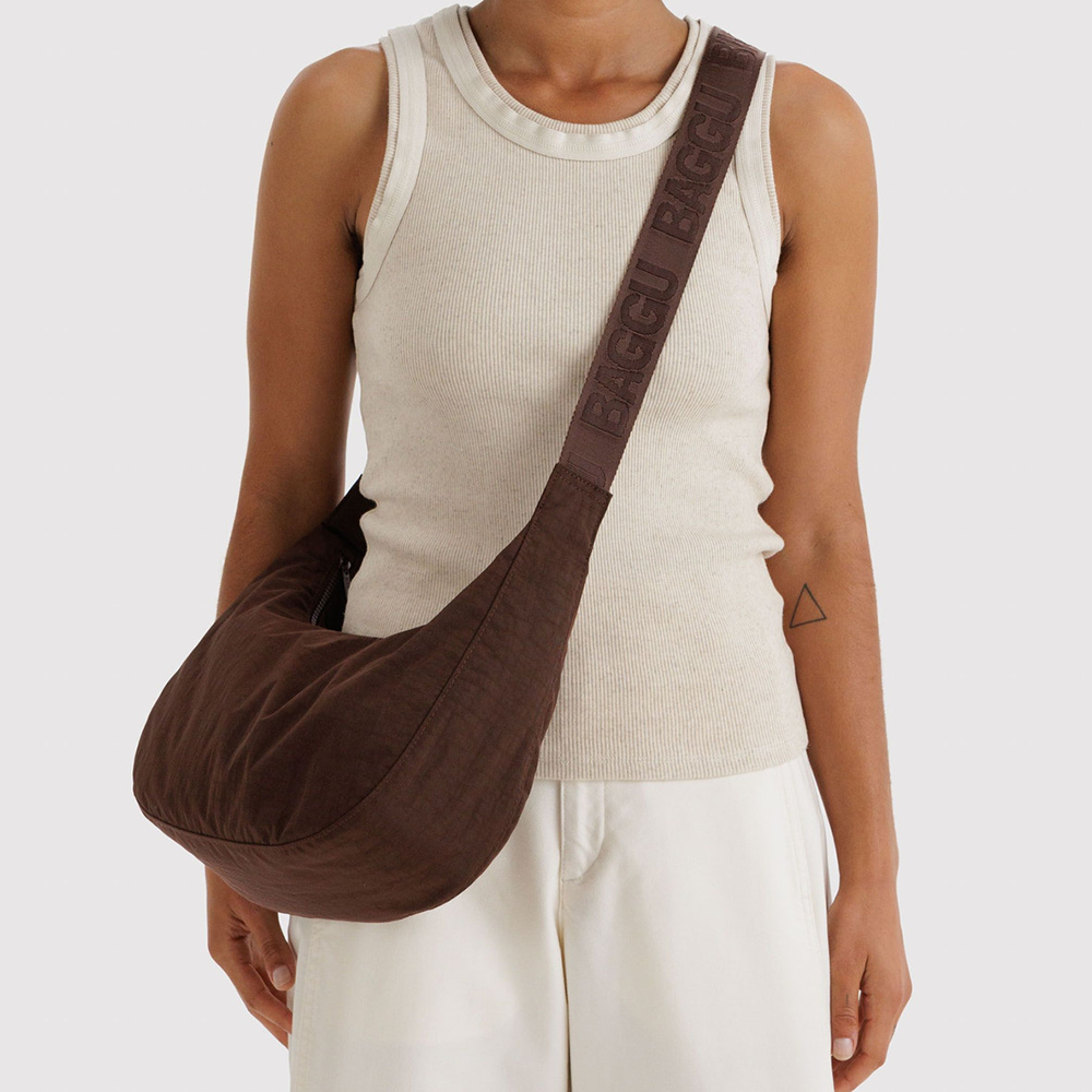 Baggu Medium Nylon Crescent Bag Coffee