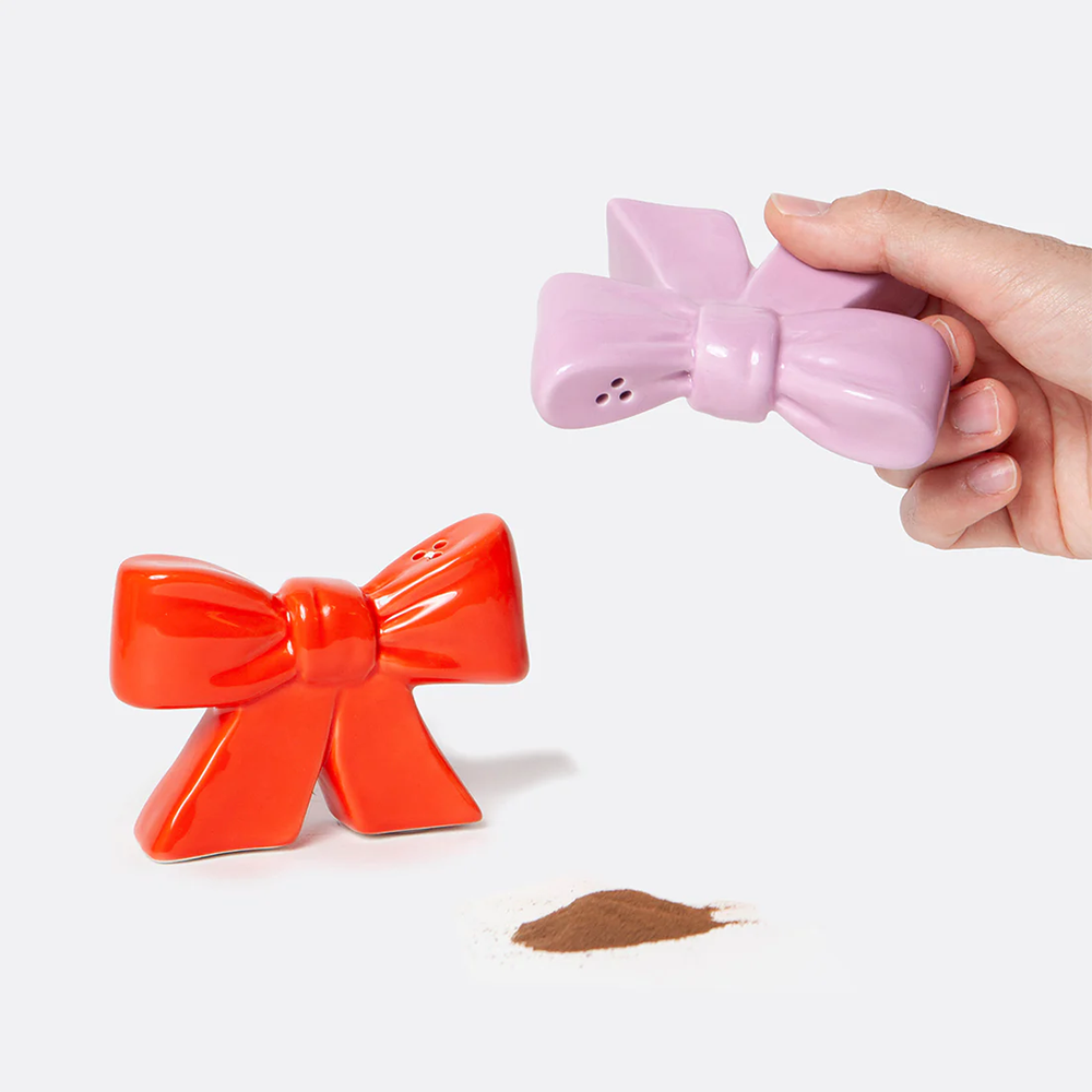 Doiy Bow Salt & Pepper