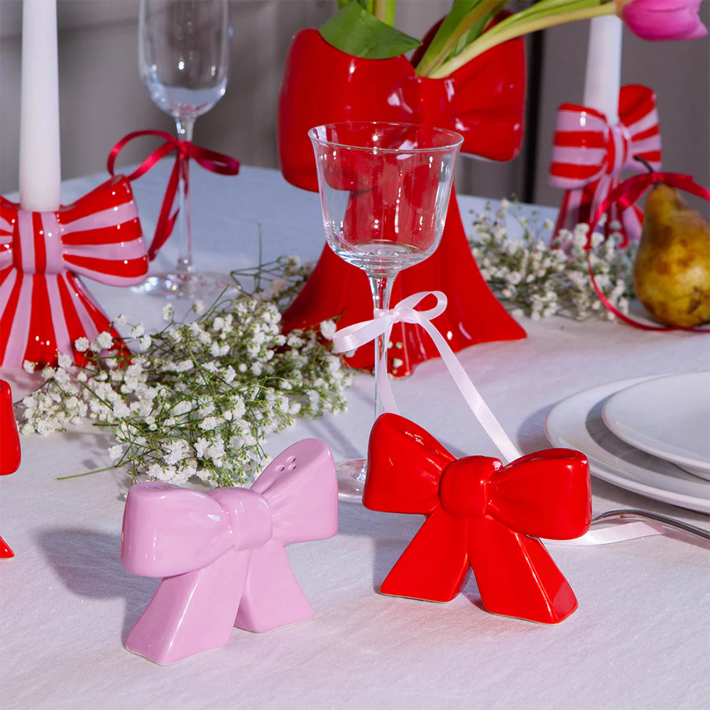 Doiy Bow Salt & Pepper