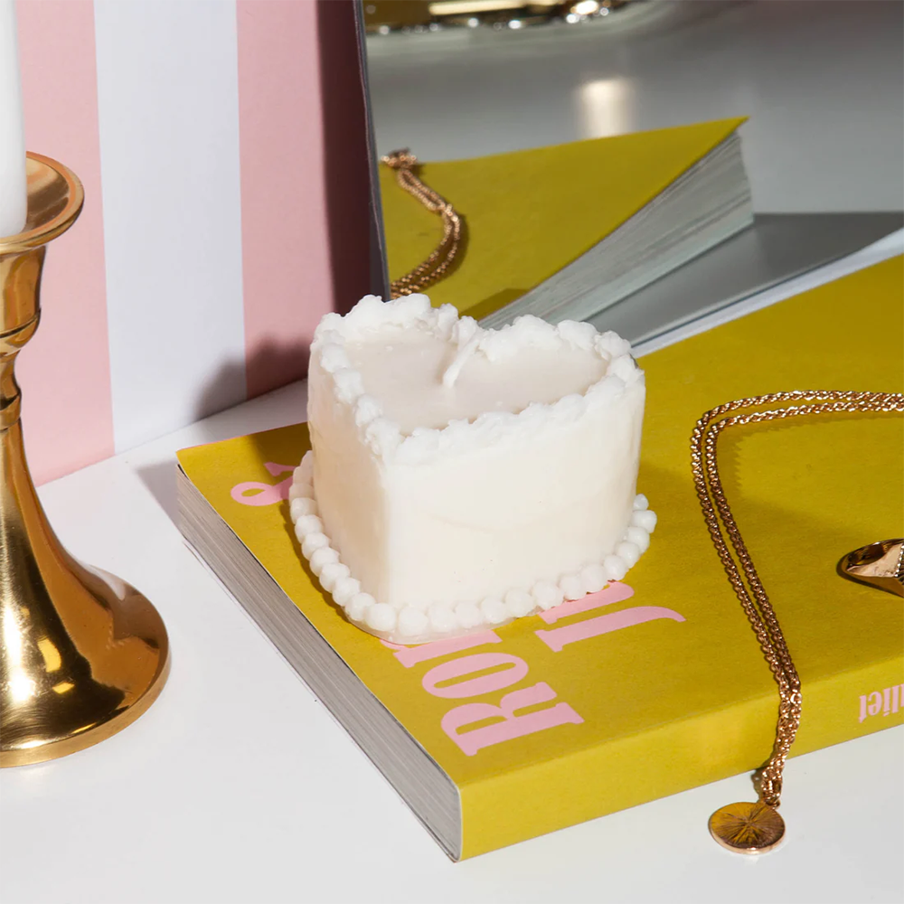 Doiy Sweetie Candle Cake White