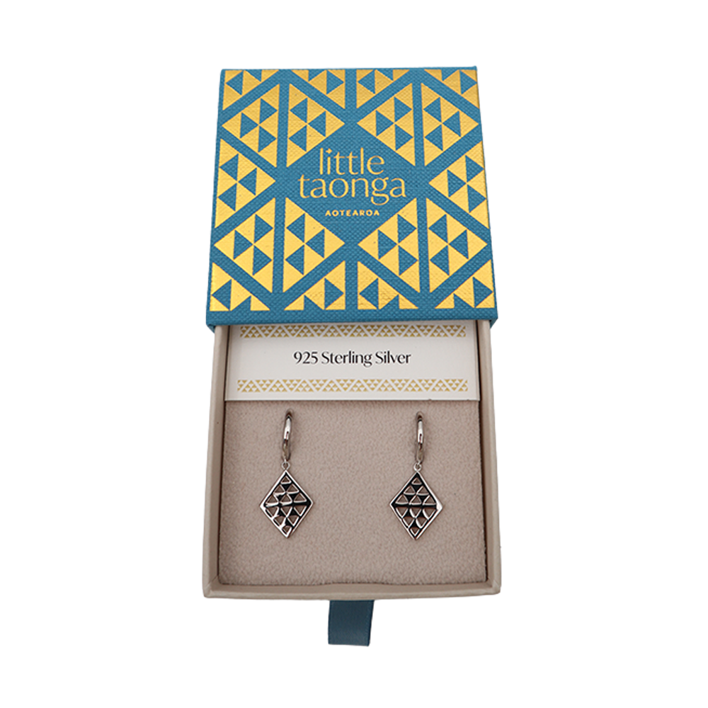 Little Taonga Huggies Niho Pendant Silver