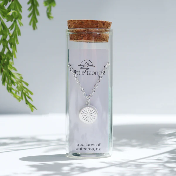 Little Taonga Necklace Mountain Daisy Silver