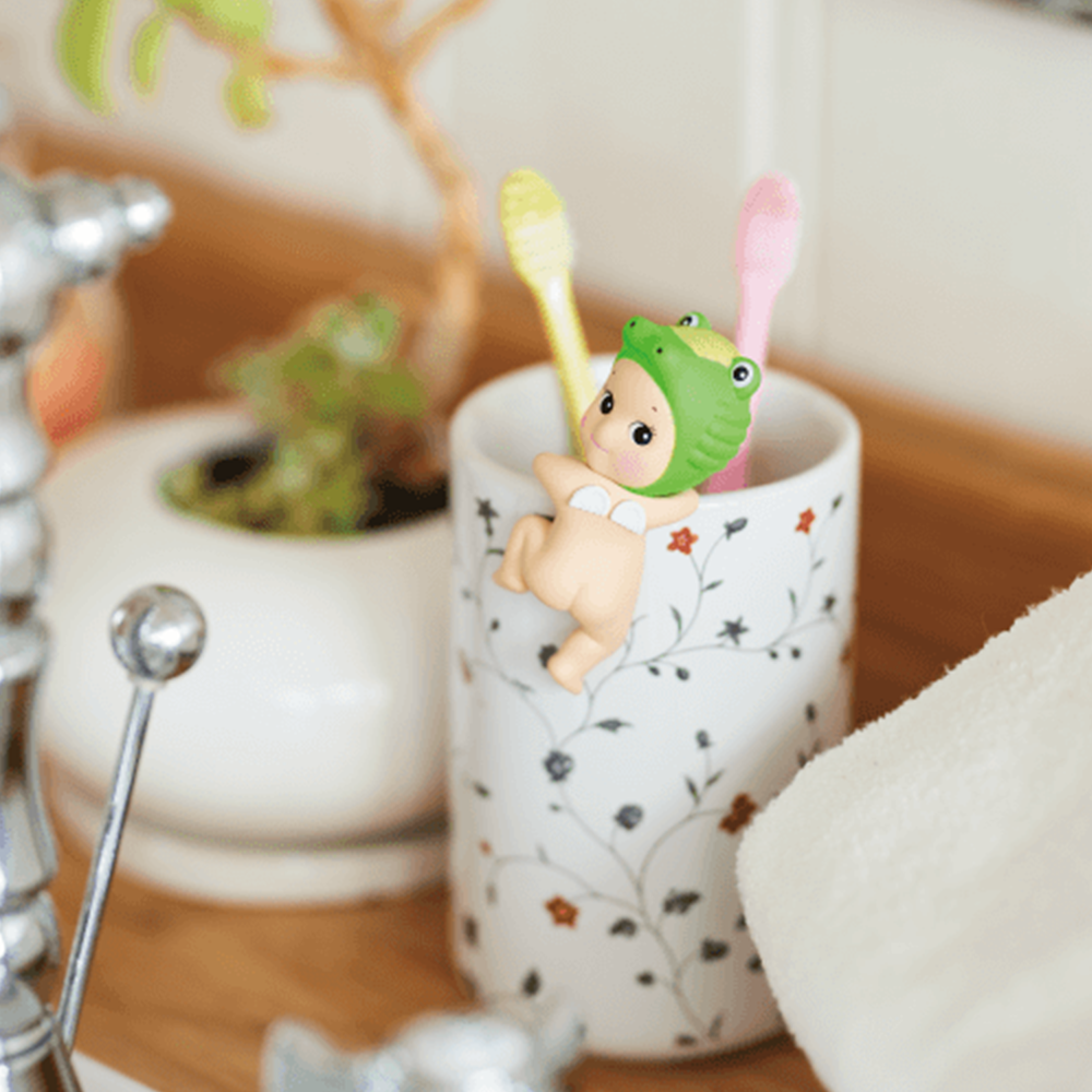 Sonny Angel Hippers Looking Back Series