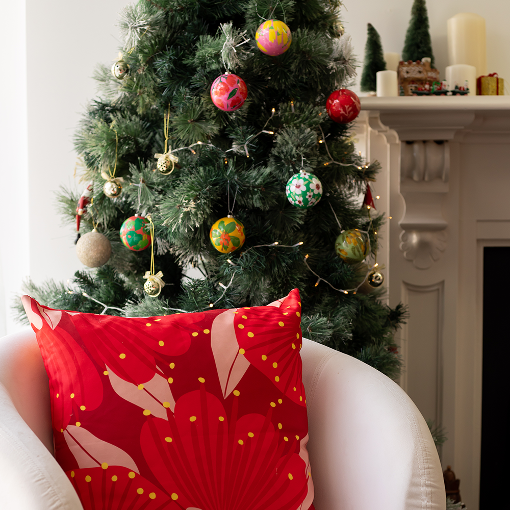 100% NZ Christmas Baubles Botanicals Set of 6