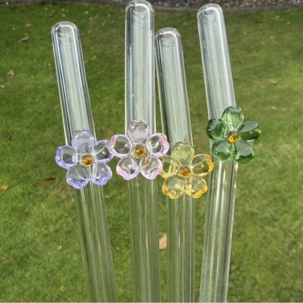 Eco glass straws with cute flowers