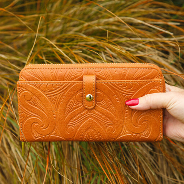 Moana Road x Miriama Grace-Smith Wallet Fitzroy Tan