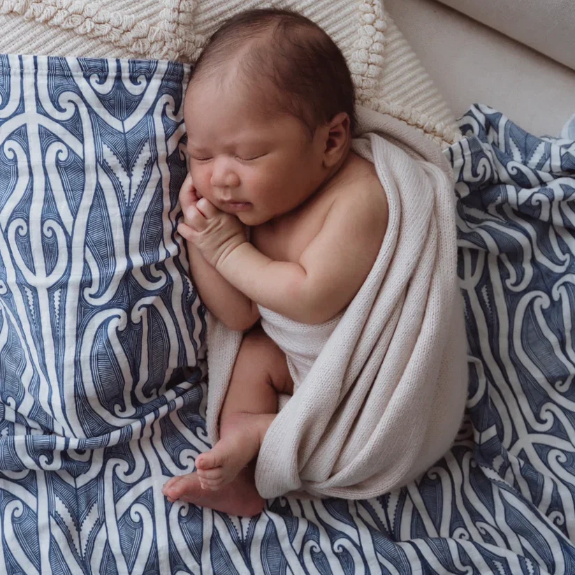 Hawaiiki Pēpi Baby Wrap Taurikura Navy