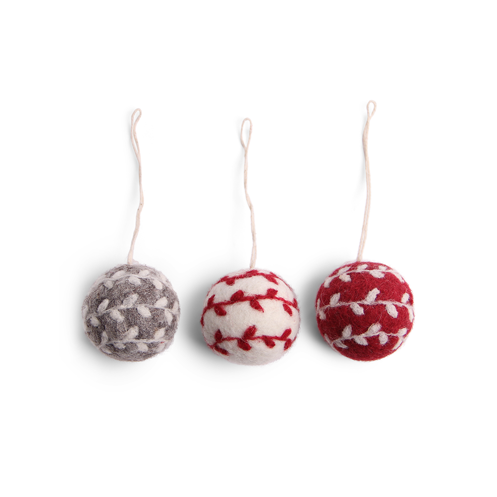 En Gry & Sif Fair Trade Felt Christmas Decoration Bauble Assorted