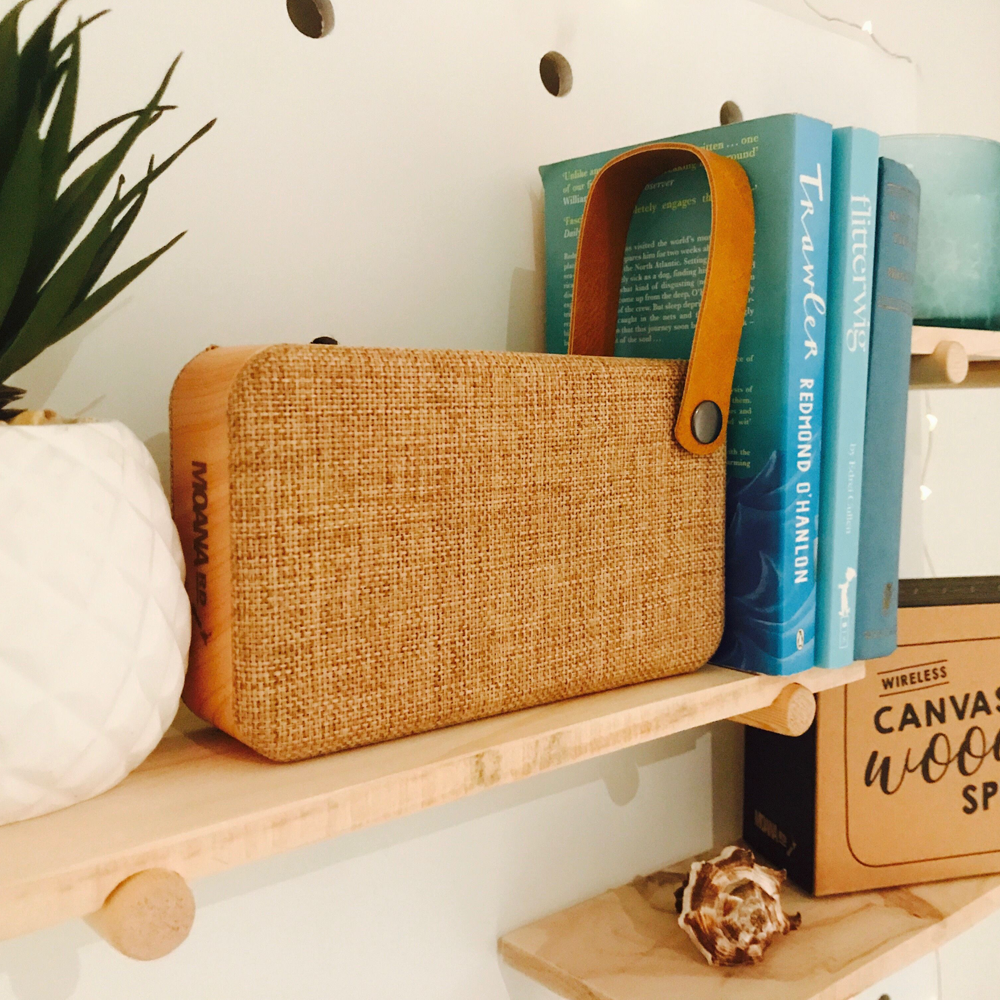 Moana Road Retro Speaker Canvas D/C